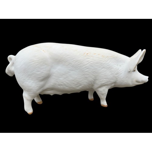 214 - A BESWICK PIG FIGURINE CH WALL QUEEN 40...5x2.5