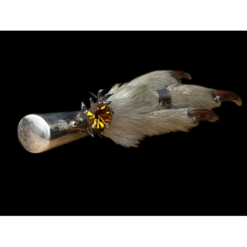 265 - A SCOTTISH FULLY HALLMARKED LUCKY RABBITS FOOT BROOCH SET WITH A YELLOW STONE