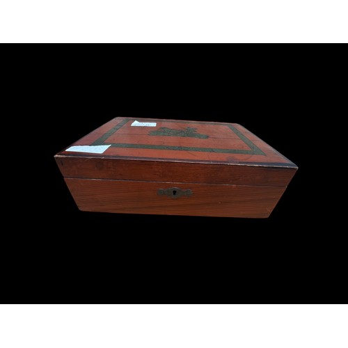 127 - A SMALL ANTIQUE SEWING BOX AND CONTENTS 9X7X3