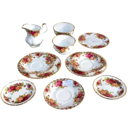 387 - 11 PIECE OF OLD COUNTRY ROSE BY ROYAL ALBERT