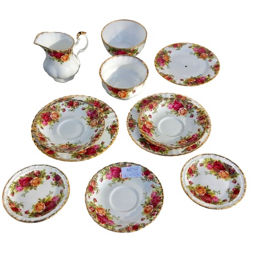 387 - 11 PIECE OF OLD COUNTRY ROSE BY ROYAL ALBERT