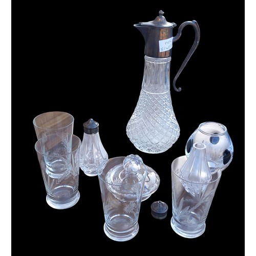 420 - A MIXED LOT OF CUT GLASS