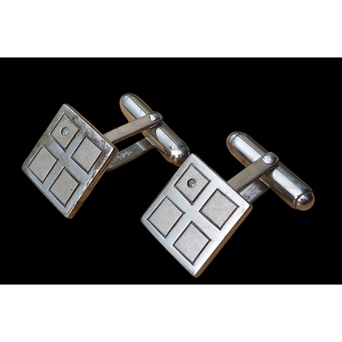 462 - A PAIR OF SILVER CUFFLINKS WITH DIAMOND CHIPS