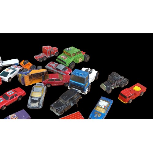 421 - A MIXED LOT OF VINTAGE MATCHBOX VEHICLES ETC