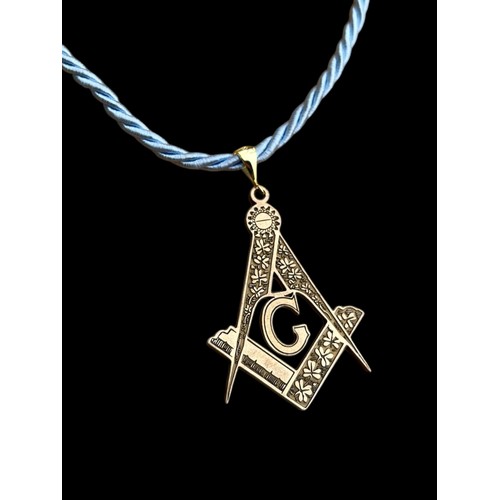 313 - A PAST MASTER MASONIC JEWELL WITH SILVER FITTINGS