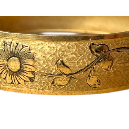 250A - A BEAUTIFULLY DESIGNED PLATED BANGLE