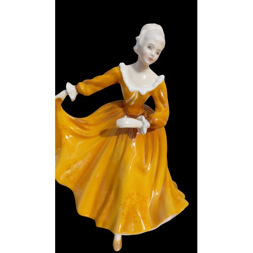 22 - ROYAL DOULTON 
