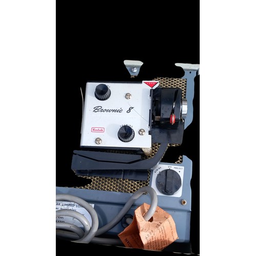 35 - VINTAGE KODAK BROWNIE MOVIE PROJECTOR