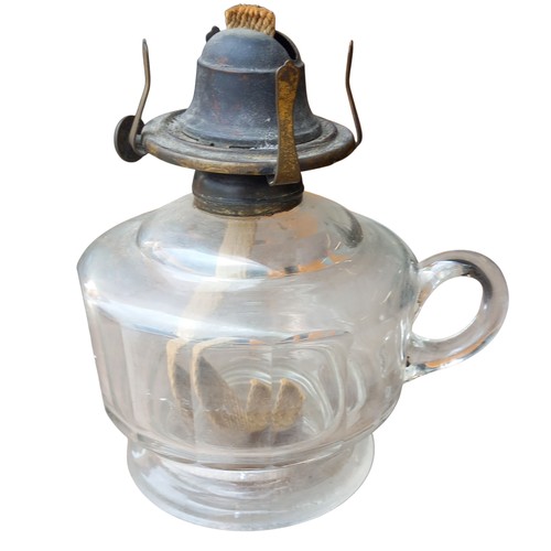 34 - CLEAR GLASS FINGER LAMP