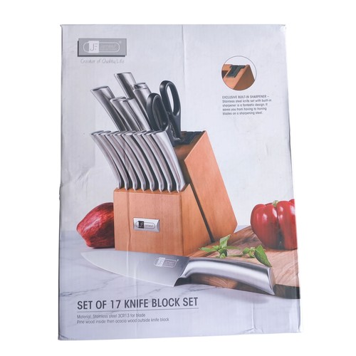 39 - A JAMES F 17 PIECE KNIFE BLOCK SET (NEW)