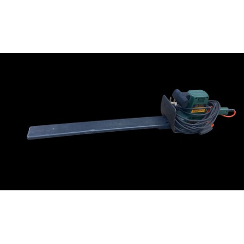 48 - BLACK AND DECKER HEDGE TRIMMER