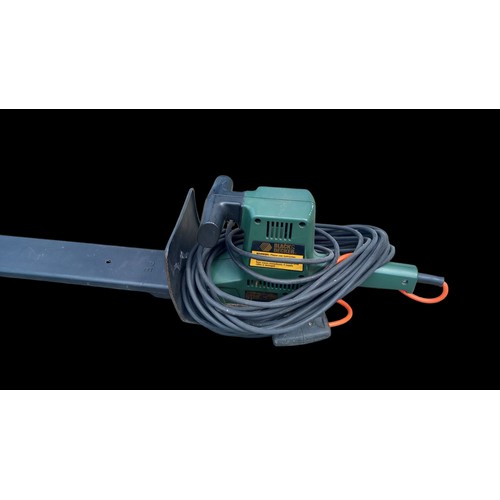 48 - BLACK AND DECKER HEDGE TRIMMER