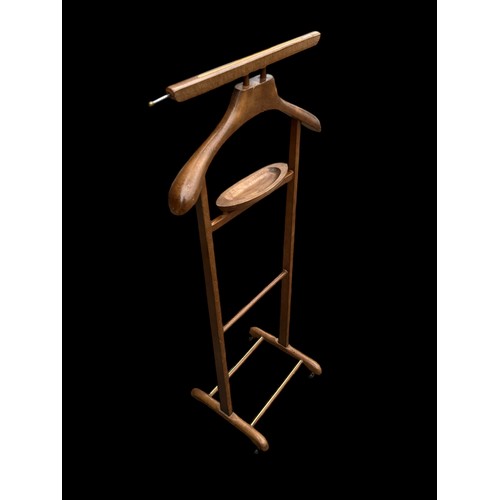11 - A NICE VINTAGE OAK VALET STAND