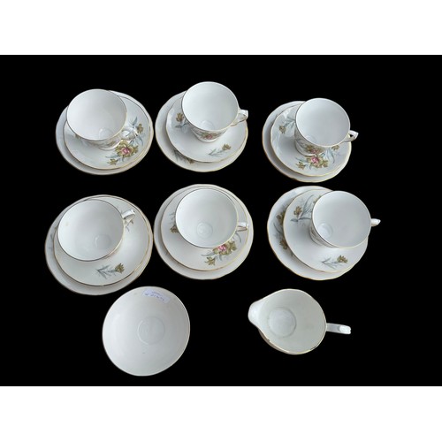 20 - A DUCHESS (WINCHESTER ) 21 PIECE TEA  SERVICE