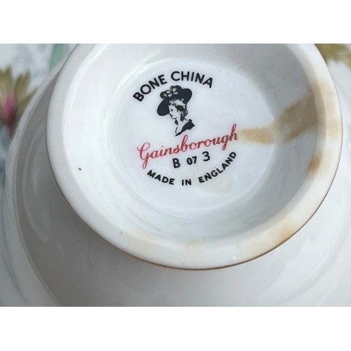 20 - A DUCHESS (WINCHESTER ) 21 PIECE TEA  SERVICE