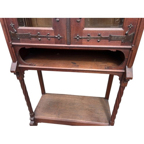 148 - A STUNNING ANTIQUE GOTHIC/MEDIVAL STYLE DISPLAY CABINET WITH CASTLE RAMPART TOP 40x67x18