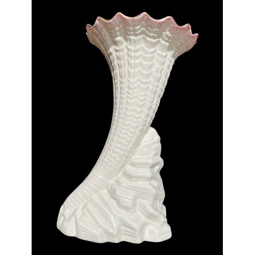 142 - A COLLECTORS BELLEEK HERTIAGE COLLECTION ROCK SPILL VASE 9