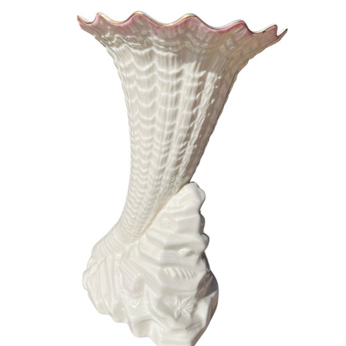 142 - A COLLECTORS BELLEEK HERTIAGE COLLECTION ROCK SPILL VASE 9