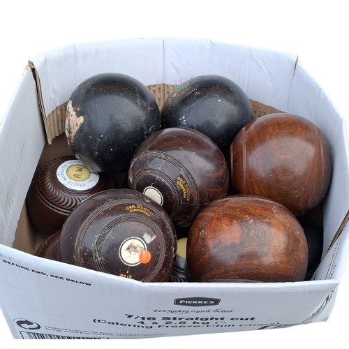 104 - LOT OF VINTAGE WOODEN LAWN BOWLS
