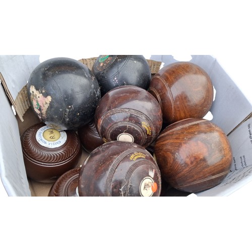 104 - LOT OF VINTAGE WOODEN LAWN BOWLS