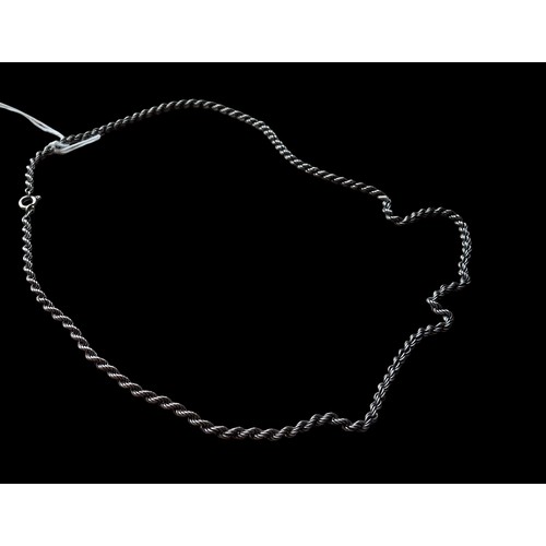 272 - A SILVER NECLACE