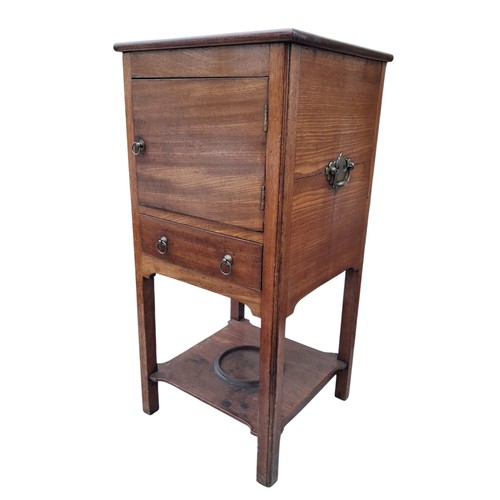 82 - A GEORGIAN SINGLE DRAWERED POT CUPBOARD