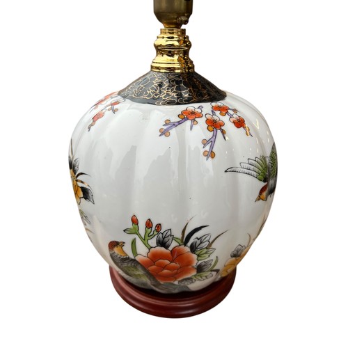 95 - A PORCELAIN TABLE LAMP