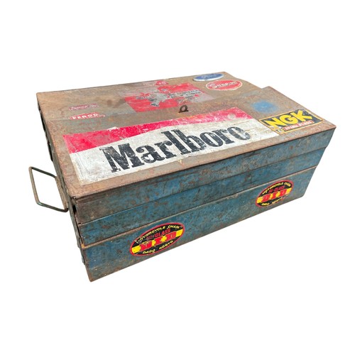 98 - A CONCERTINA TOOL TRUNK ON CASTORS 10