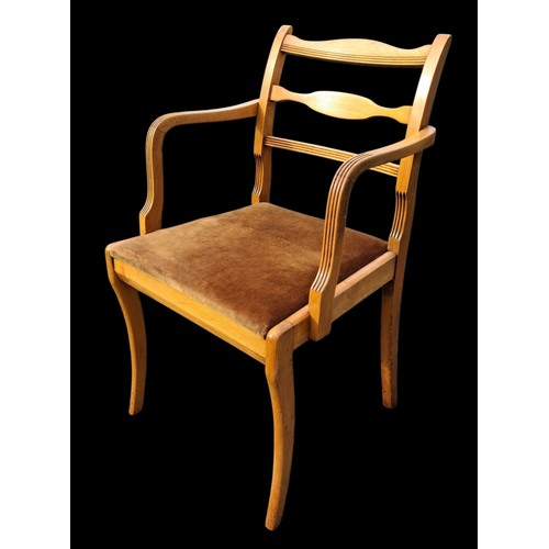 117 - A SATINWOOD BEDROOM CHAIR