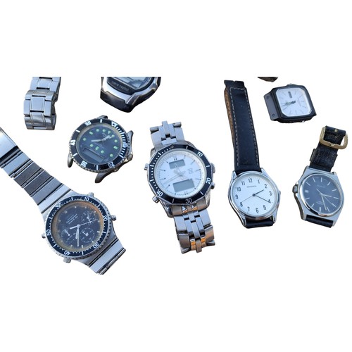 18 - A MIXED LOT OF WATCHES