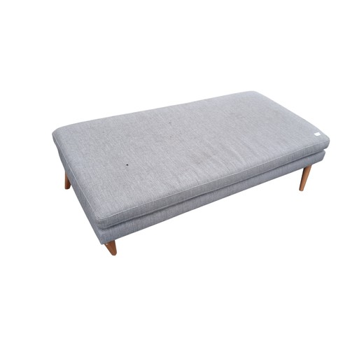 25 - GREY FABRIC POUFFEE 50x27
