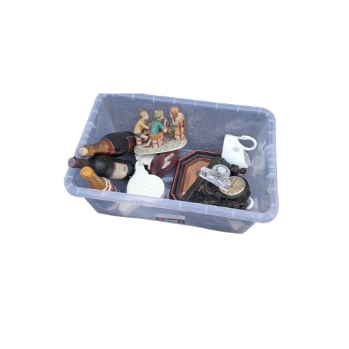 59 - A MIXED TABLE LOT