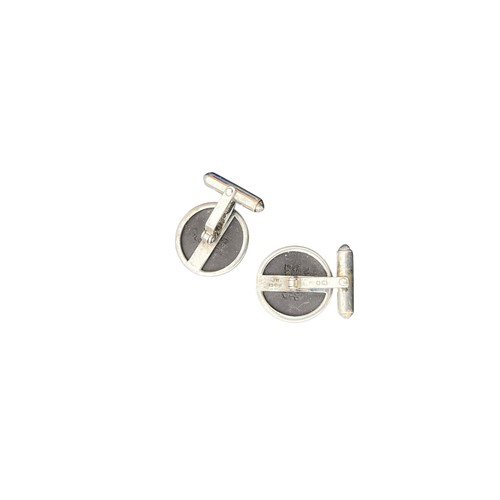 304 - A PAIR OF SILVER HALLMARKED ANTIQUE CUFFLINKS