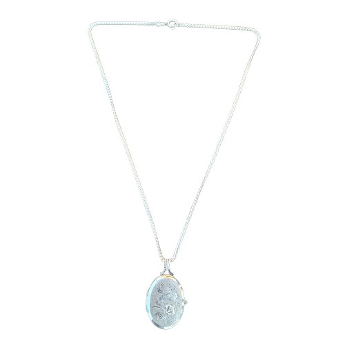 318 - A 925 SILVER OVAL LOCKET ON 18