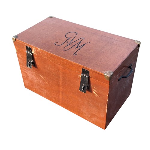 331 - NEAT SIZED LOCKABLE TRUNK 24x13x16