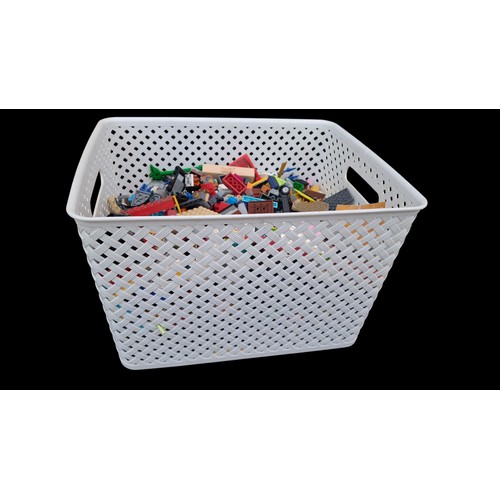 328 - A BOX OF MIXED LEGO