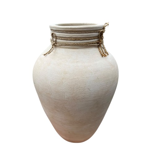 31 - A LOT OF 3 VASE