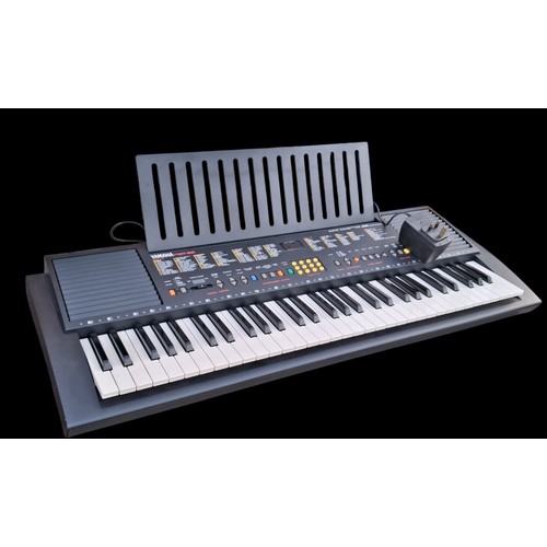 89 - A YAMAHA PSR 82 KEY ELECTRIC PIANO IN PWO