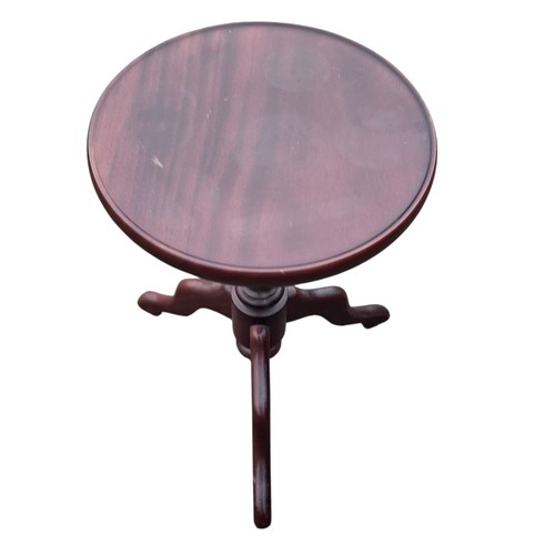 92 - A MAHOGANY TRIPOD LAMP TABLE