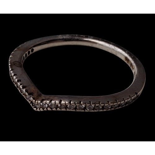 306 - A SILVER WISHBONE RING