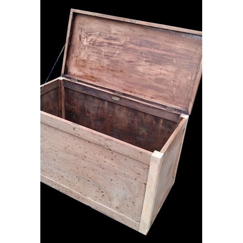 329 - A LIGHT OAK TRUNK