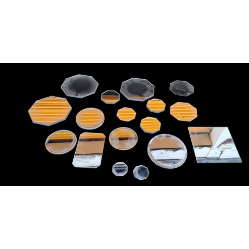 354 - A MIXED LOT OF MIRRORED STANDS