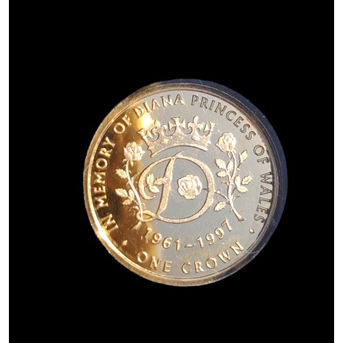 713 - THE QUEENS DIAMOND JUBILEE 585 GOLD COIN 0.5G WITH PAPERS