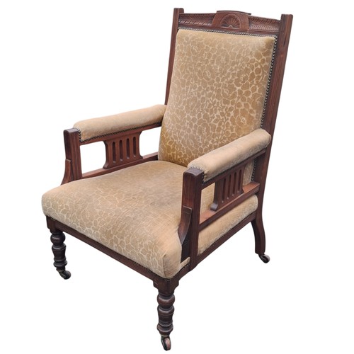109 - AN ANTIQUE WALNUT CHAIR