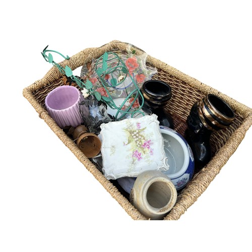 114 - A VERY GOOD MIXED JOB LOT TO INCLUDE NEXT TABLEWARE, PICTURES, GLASS WARE, A LARGE ORNATE METAL CAND... 