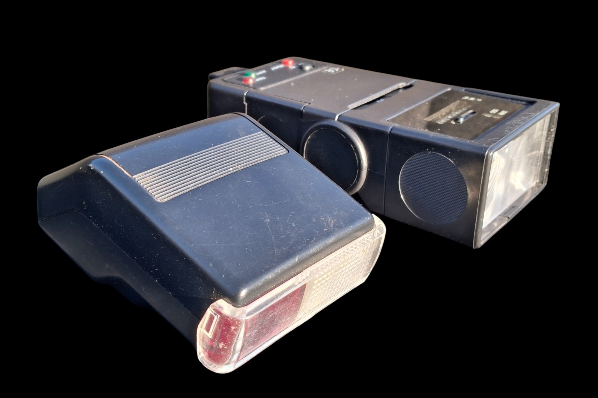 2 MIXED CAMERA FLASHES