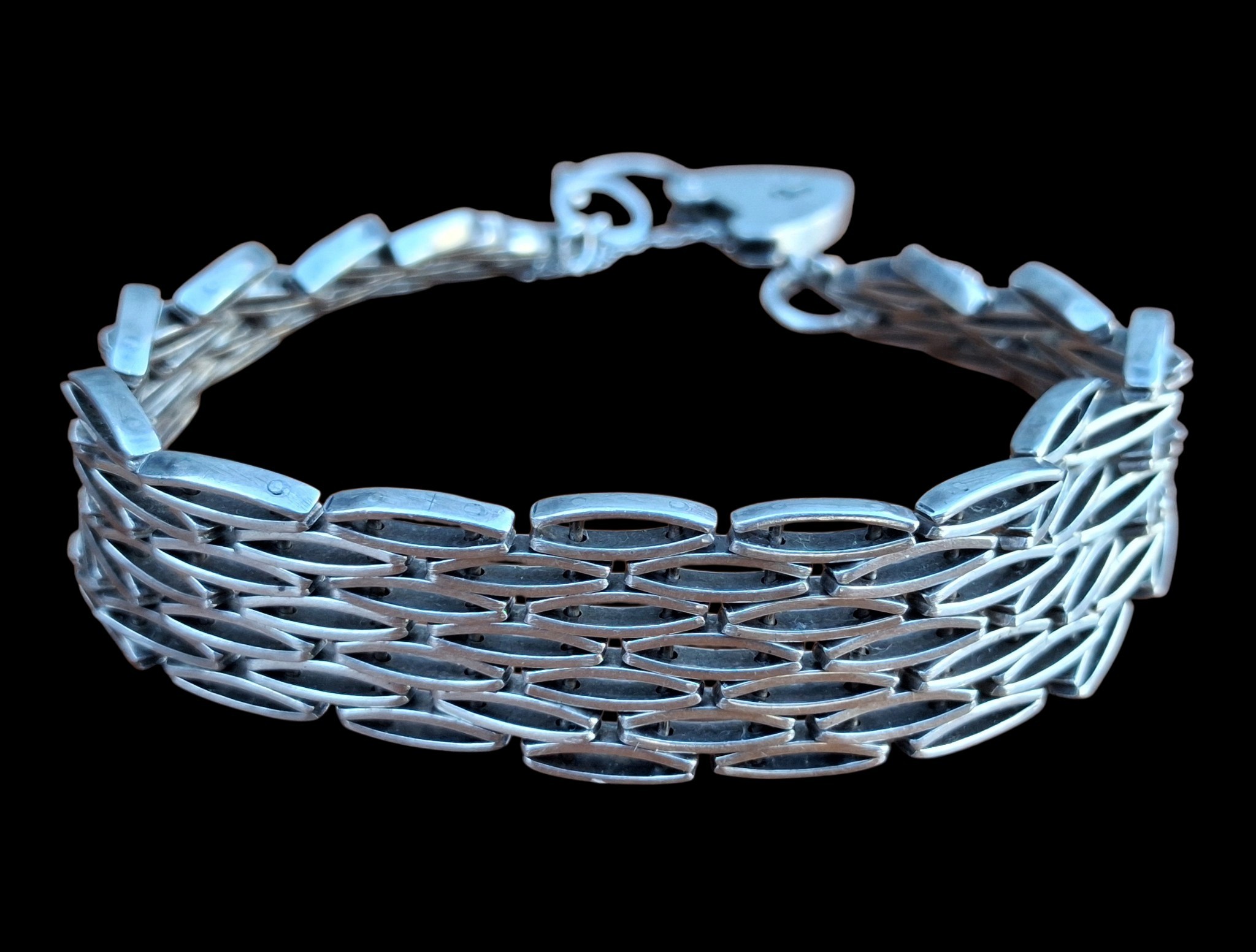 SILVER GATE BRACELET WITH HEART PADLOCK