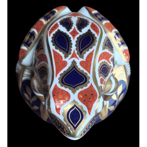 A ROYAL CROWN DERBY FROG