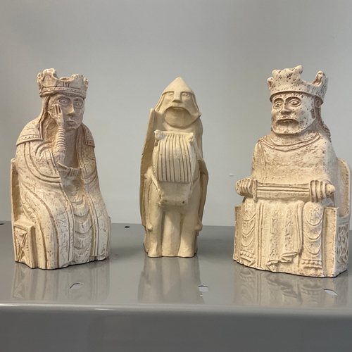 68 - Sandstone King, Queen & Knight Chessmen

Size: 15cm tall