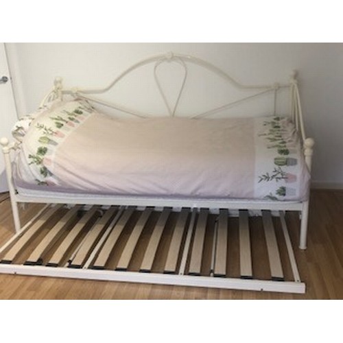 248 - As New & Unused Cream Metal Framed Day Bed 
Without Mattress. Excellent condition 

Size: 200cm x 98... 